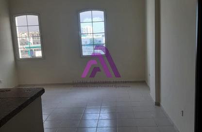 شقة - غرفة نوم - 2 حمامات للايجار في Q05 - طراز فرنسي - المدينة الدولية - دبي