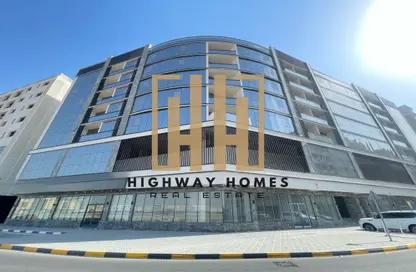 Apartment - 2 Bedrooms - 4 Bathrooms for rent in Muwailih Building - Muwaileh - Sharjah