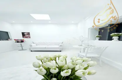 Office Space - Studio - 1 Bathroom for rent in The Regal Tower - Business Bay - Dubai
