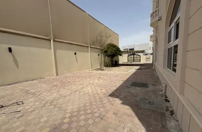 فيلا - 4 غرف نوم - 5 حمامات للايجار في رملة زاخر - زاخر - العين