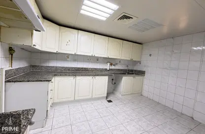Apartment - 2 Bedrooms - 3 Bathrooms for rent in Al Khalidiya - Abu Dhabi