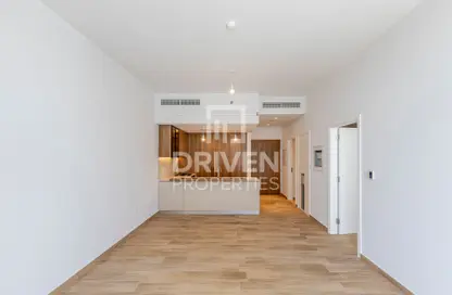 Apartment - 1 Bedroom - 2 Bathrooms for rent in Hamilton House - Jumeirah Village Circle - Dubai