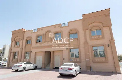 Apartment - 2 Bedrooms - 2 Bathrooms for rent in Al Khabisi - Al Ain