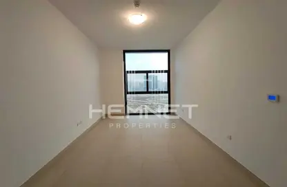 Apartment - 2 Bedrooms - 3 Bathrooms for rent in Iris Amber - Al Jaddaf - Dubai