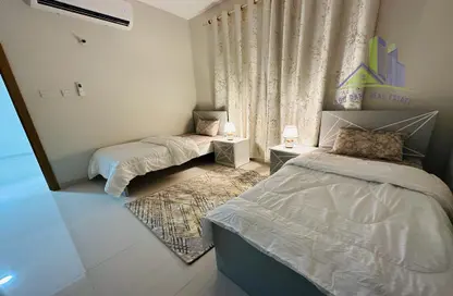 شقة - 2 غرف نوم - 2 حمامات للايجار في كورنيش عجمان - عجمان