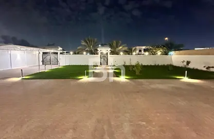 Villa - 4 Bedrooms - 5 Bathrooms for rent in Al Mizhar 1 - Al Mizhar - Dubai
