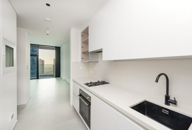 Apartment - Studio - 1 Bathroom for rent in Marquise Square Tower - Business Bay - Dubai