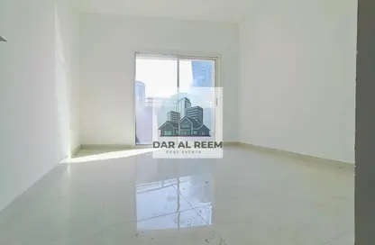 شقة - غرفة نوم - 1 حمام للايجار في شارع التعاون الجديد - التعاون - الشارقة