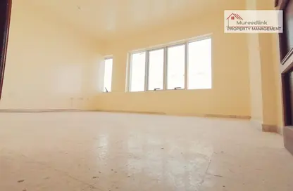 صورة لـ غرفة فارغة شقة - 2 غرف نوم - 2 حمامات للايجار في منطقة المرور - أبوظبي ، صورة رقم 1