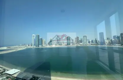شقة - 2 غرف نوم - 3 حمامات للايجار في برج لا بلاج - الممزر - الشارقة - الشارقة