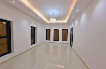 فيلا - 5 غرف نوم - 8 حمامات للايجار في الحليو 2 - الحليو - عجمان