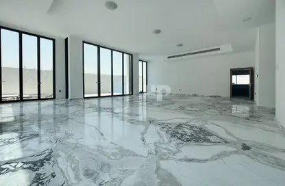 Villa - 5 Bedrooms - 5 Bathrooms for rent in Nad Al Sheba 1 - Nad Al Sheba - Dubai
