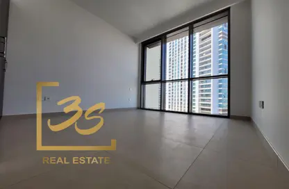 Empty Room image for: Apartment - 1 Bedroom - 2 Bathrooms for rent in Downtown Views - Downtown Dubai - Dubai, Image 1