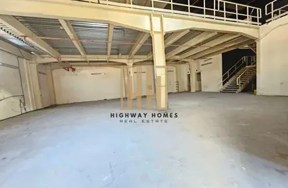 Warehouse - Studio - 4 Bathrooms for rent in Al Sajaa Industrial - Al Sajaa - Sharjah