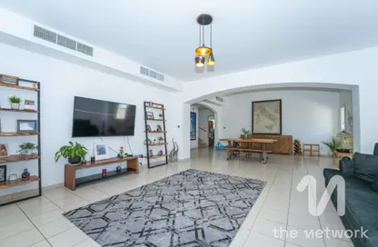 Villa - 4 Bedrooms - 4 Bathrooms for rent in Meadows 1 - Meadows - Dubai