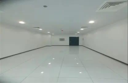 Office Space - Studio - 4 Bathrooms for rent in Tamani Art Tower - Business Bay - Dubai