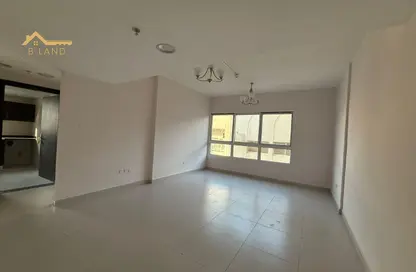 شقة - غرفة نوم - 2 حمامات للايجار في المحطة - القاسمية - الشارقة شقة - غرفة نوم - 2 حمامات للايجار في المحطة - القاسمية - الشارقة