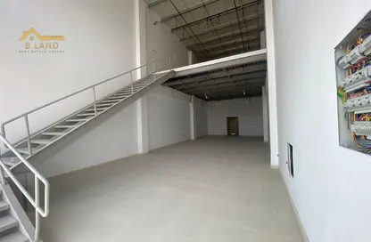 Warehouse - Studio - 2 Bathrooms for rent in Al Mowaihat 3 - Al Mowaihat - Ajman