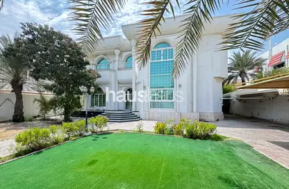 Villa - 5 Bedrooms - 5 Bathrooms for rent in Jumeirah 1 Villas - Jumeirah 1 - Jumeirah - Dubai