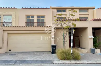 Townhouse - 3 Bedrooms - 4 Bathrooms for rent in Golf Gardens - Khalifa City - Abu Dhabi