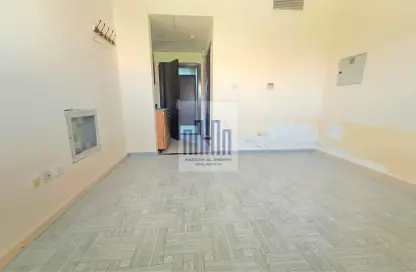 Apartment - 1 Bathroom for rent in Fire Station Road - Muwaileh - Sharjah