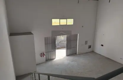 Warehouse - Studio for rent in Al Jurf 1 - Al Jurf - Ajman Downtown - Ajman