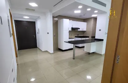 Apartment - 1 Bedroom - 2 Bathrooms for rent in Marina Crown - Dubai Marina - Dubai