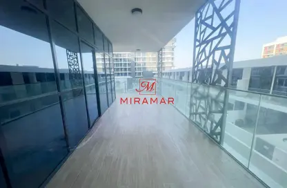 Apartment - 3 Bedrooms - 3 Bathrooms for rent in The Gate - Masdar City - Abu Dhabi
