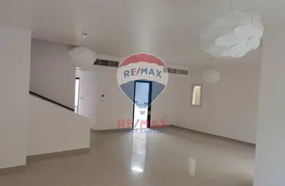 Villa - 5 Bedrooms - 6 Bathrooms for sale in Arabian Style - Al Reef Villas - Al Reef - Abu Dhabi