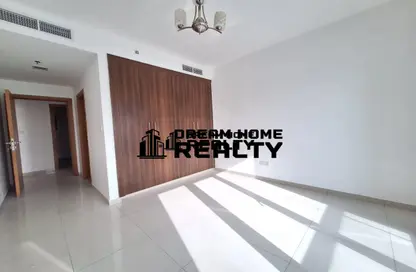 Apartment - 2 Bedrooms - 4 Bathrooms for rent in Beach Tower 1 - Al Khan Lagoon - Al Khan - Sharjah