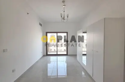 Apartment - 1 Bedroom - 2 Bathrooms for rent in Rokane G22 - Jumeirah Village Circle - Dubai
