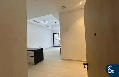 شقة - 3 غرف نوم - 2 حمامات للايجار في سنترال 1 - الخليج التجاري - دبي