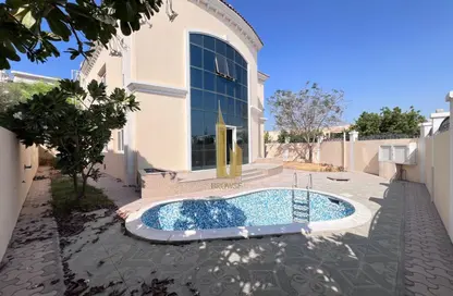 Villa - 5 Bedrooms - 5 Bathrooms for rent in Jumeirah 1 Villas - Jumeirah 1 - Jumeirah - Dubai