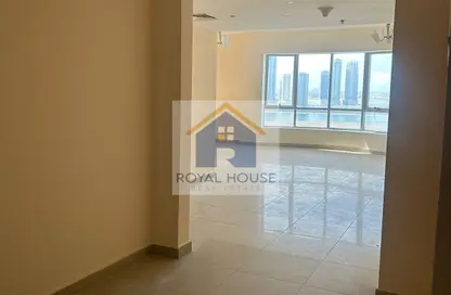 Apartment - 3 Bedrooms - 2 Bathrooms for sale in Al Khan - Sharjah