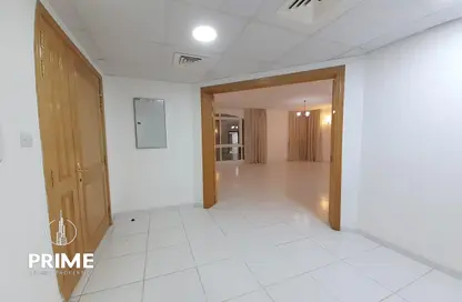 Hall / Corridor image for: Apartment - 3 Bedrooms - 4 Bathrooms for rent in Hadbat Al Zafranah - Muroor Area - Abu Dhabi, Image 1