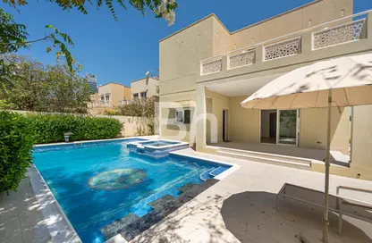 Villa - 4 Bedrooms - 5 Bathrooms for rent in Meadows 2 - Meadows - Dubai
