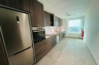 شقة - 2 غرف نوم - 2 حمامات للايجار في برج المنال - شارع الشيخ زايد - دبي