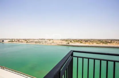 Apartment - Studio - 1 Bathroom for sale in Waters Edge - Yas Island - Abu Dhabi