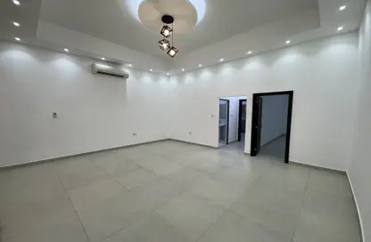 شقة - 2 غرف نوم - 3 حمامات للايجار في مدينة الرياض - أبوظبي