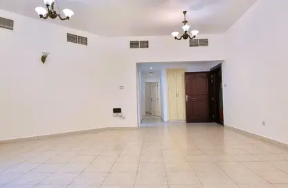 شقة - 2 غرف نوم - 2 حمامات للايجار في الممزر - ديرة - دبي