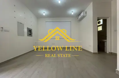 Apartment - 2 Bedrooms - 3 Bathrooms for rent in Shakhbout City - Abu Dhabi