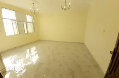 Empty Room image for: Apartment - 1 Bathroom for rent in Khalidiya Street - Al Khalidiya - Abu Dhabi, Image 1