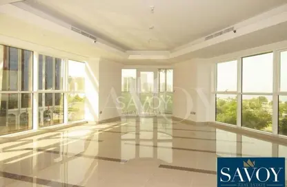 Empty Room image for: Apartment - 4 Bedrooms - 4 Bathrooms for rent in Wave tower - Corniche Road - Abu Dhabi, Image 1