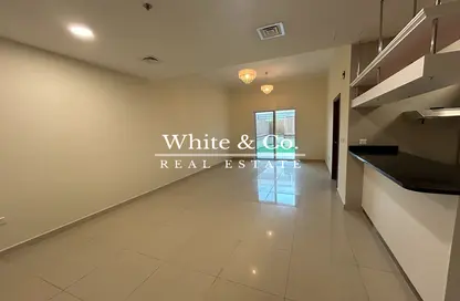 شقة - غرفة نوم - 2 حمامات للايجار في مبنى أوركيديا - قرية الجميرا سركل - دبي