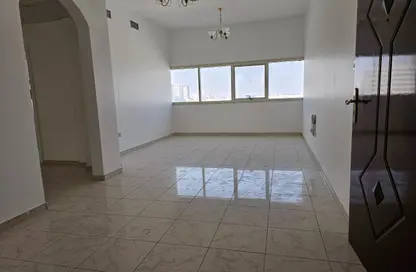 شقة - 2 غرف نوم - 2 حمامات للايجار في الوحدة - الشارقة