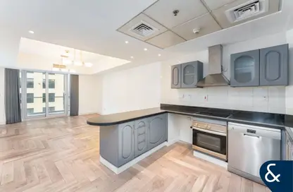 شقة - غرفة نوم - 2 حمامات للبيع في برج الأمواج - دبي مارينا - دبي