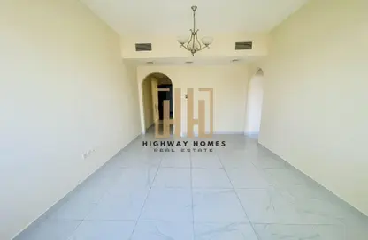 Apartment - 2 Bedrooms - 2 Bathrooms for rent in Muwailih Building - Muwaileh - Sharjah