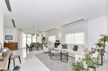 Villa - 3 Bedrooms - 3 Bathrooms for sale in Legacy - Jumeirah Park - Dubai