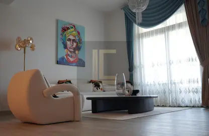 Living Room image for: Apartment - 1 Bedroom - 1 Bathroom for rent in Asayel - Madinat Jumeirah Living - Umm Suqeim - Dubai, Image 1