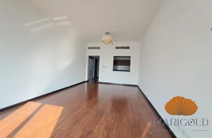 Apartment - 1 Bedroom - 2 Bathrooms for rent in Green Lakes Towers - JLT Cluster S - Jumeirah Lake Towers - Dubai